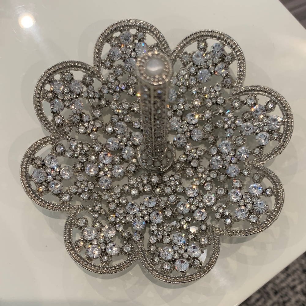 Silver Crystal Flower Ring Holder Stand